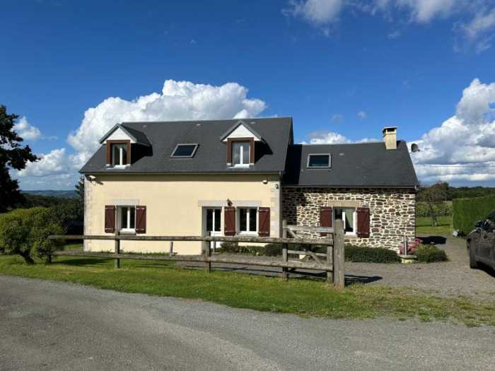 AHIN-SP-001911 Nr Juvigny les Vallees 50520 Renovated detached house with attractive accommodation and superb views and 1669m2 garden