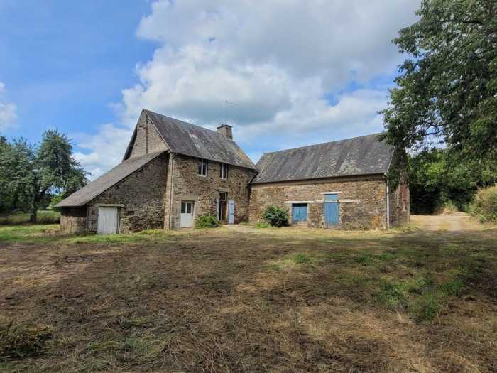AHIN-MF-1303DM50 Mortain 50140 Pretty old manor house with half an acre - no close neighbours